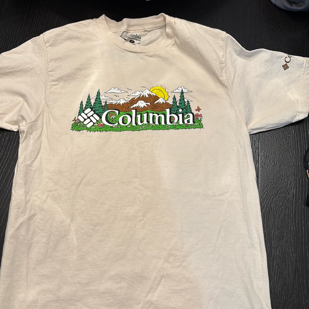Men’s Columbia tshirt short sleeve new without tag